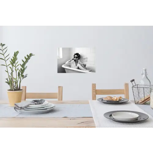 Bad - Vrouw - Zwart - Wit Muursticker klein -eettafel