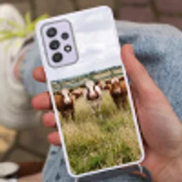 Koeien - Portret - Weide - Boerderij - Nieuwsgierig Hoesje Samsung Galaxy A52 5G met koord klein -sfeer3