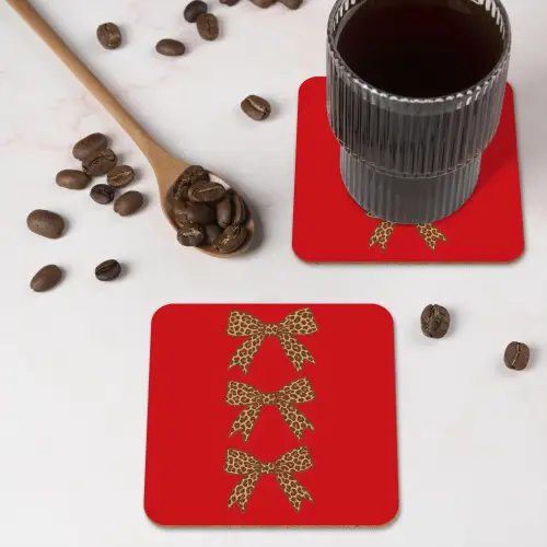 Strikken - Panterprint - Rood onderzetter kurk middel -sfeer2