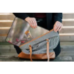 Roodborst - Tak - Bessen - Natuur laptophoes neopreen klein -tas