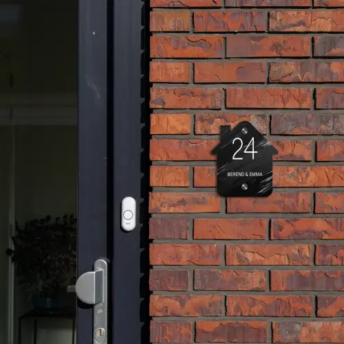 Zwart verftextuur - Klassiek Naambord Huisje klein -sfeer2