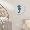 Zeepaardje - Staart - Blauw Akoestische PET Vilt - Rond klein -sfeer4