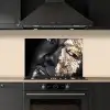Vrouw - Goud - Zwart - Verf - Luxe keuken achterwand spatscherm klein -sfeer1