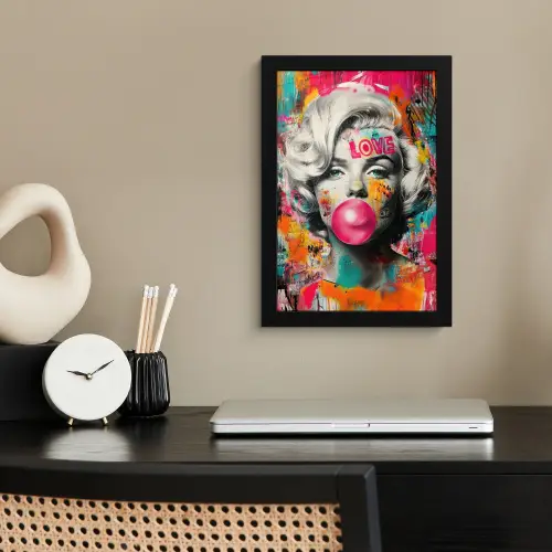 Vrouw - Kauwgom - Graffiti - Neonkleuren fotolijst zwart zonder passe partout klein -sfeer1