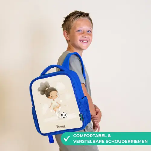 Meisje met een voetbal in beige kleuren Kinderrugzak - Blauw middel -sfeer3_NL