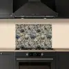 Pauw - Bloemen - Blauw keuken achterwand spatscherm klein 900 -sfeer1