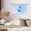 Vlinders - Sierlijk - Blauw Wandkleed katoen klein -sfeer1