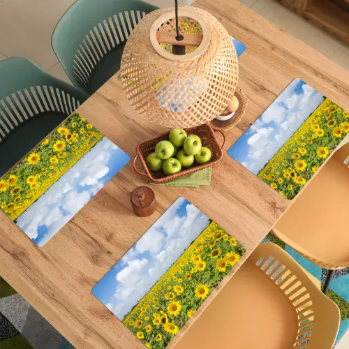 Zonnebloemen - Bloemen - Wolken - Natuur - Geel - Landschap Placemat vinyl groot -zzsfeer5_Kitchenyeah-website