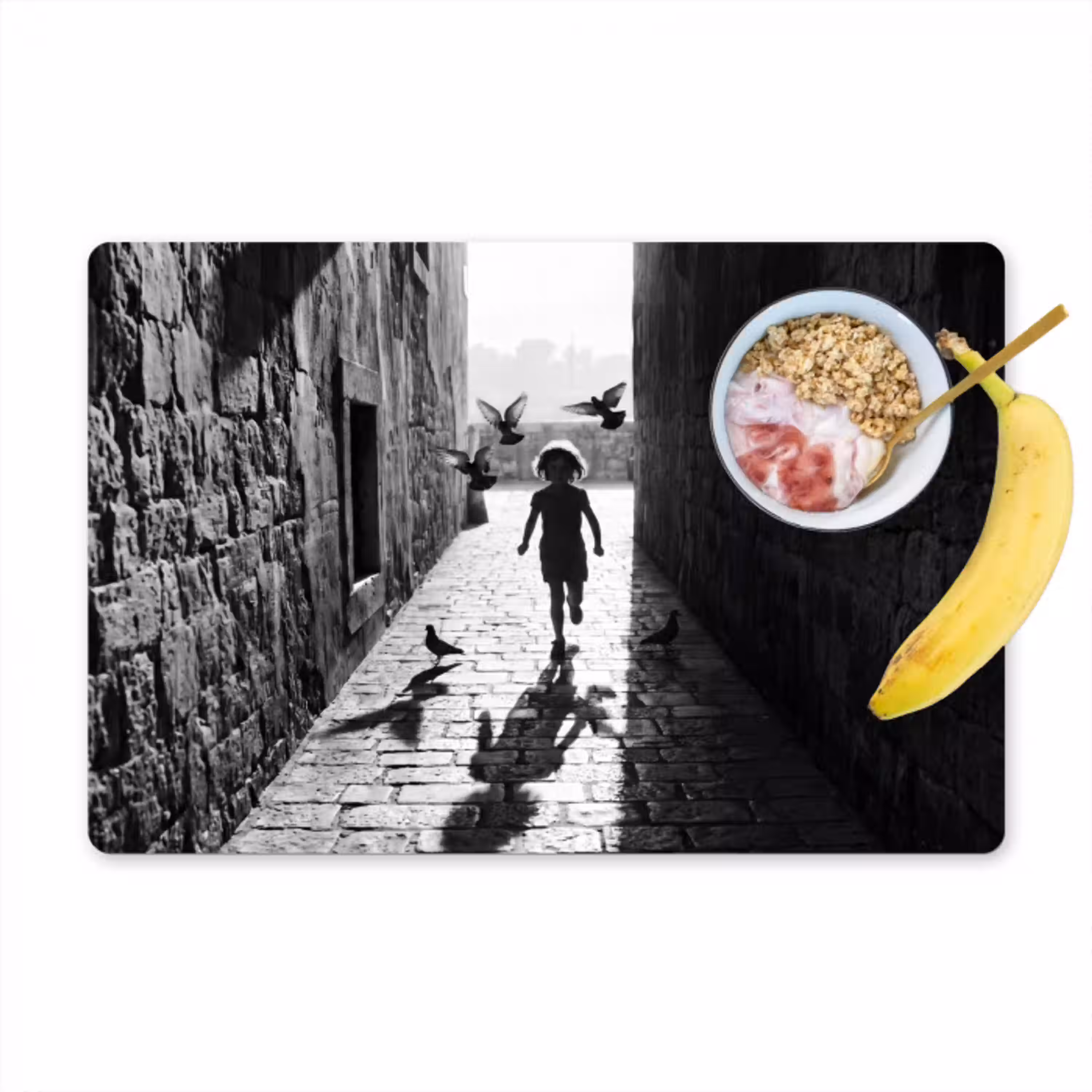 Kind - Vogel - Straat - Zwart-wit - Spelen Placemat vinyl groot -zzzproduct_Kitchenyeah-website