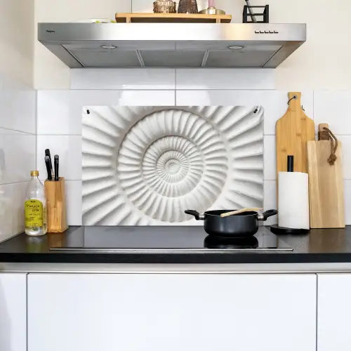 Schelp - Spiraal - Wit Inductie beschemer met haakjes klein -sfeer2