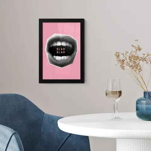 Mond - BLAH BLAH - Roze fotolijst zwart zonder passe partout klein -sfeer4
