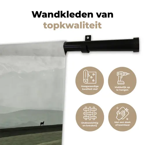 Grijs - Berg - Paarden Wandkleed katoen klein -sfeer2