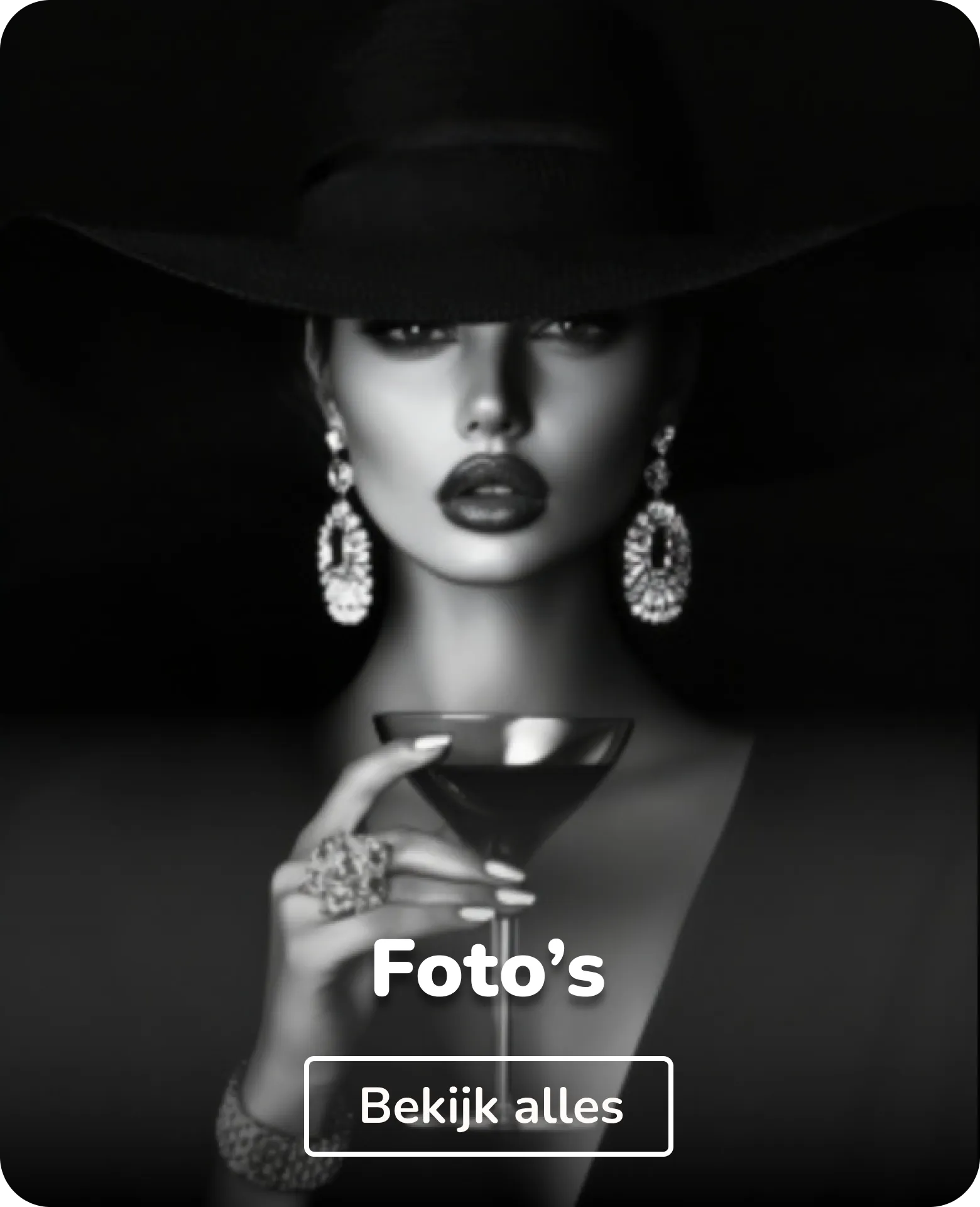 Zwart-wit foto canvas van stijlvolle vrouw 