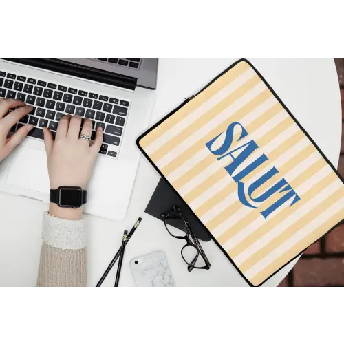 Salut - Quote - Strepen - Geel - Blauw - Wit laptophoes neopreen klein -bureau