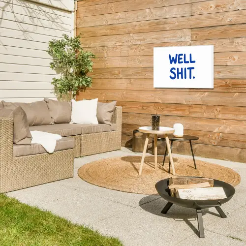 Blauw - Quote - Wit Tuinposter op houten frame 2 cm dik klein -sfeer2