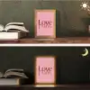 Love - Roze - Spiegeling Light Box met kabel (Tafellamp) klein -sfeer3