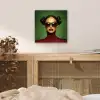 Vrouw - Groen - Bril - Aesthetic - Modern aluminium wit klein -sfeer3