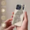 Lijnen - Abstract - Golvend - Zwart Telefoonhoesje iPhone 17 Pro klein -sfeer3_NL