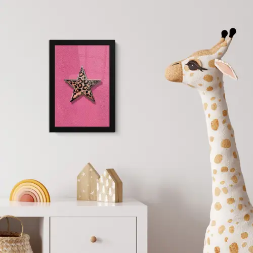 Ster - Luipaard - Print - Roze fotolijst zwart zonder passe partout klein -usfeer4_kinderkamer