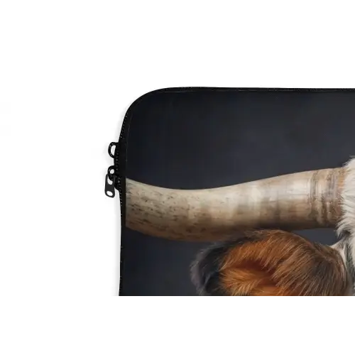 Stier - Kleurrijk - Hoorns laptophoes neopreen klein -detail