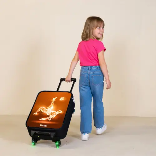 Oranje lichtvoetballer in zweefmoment Kinderkoffer - Zwart klein -sfeer1