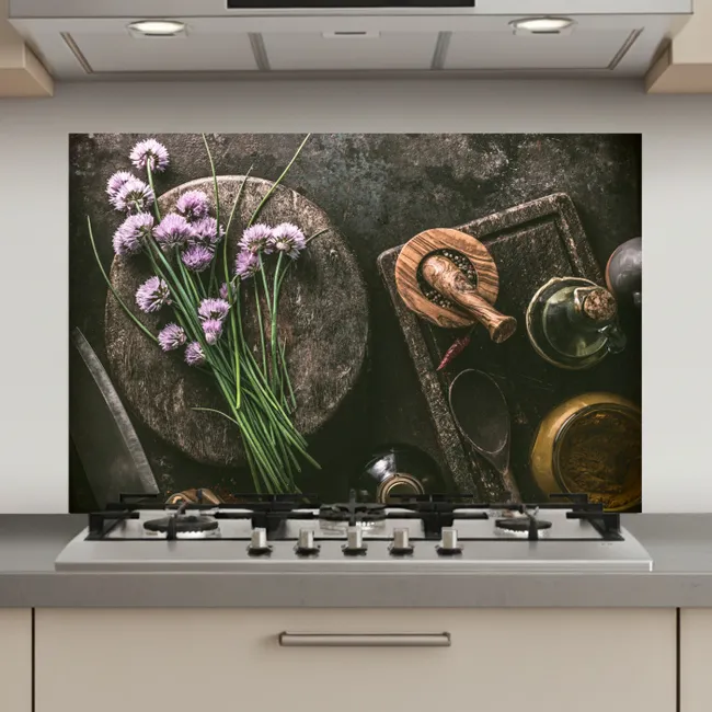 Bieslook Bloesem en Antieke Keukenwaren keuken achterwand spatscherm klein -3d_website