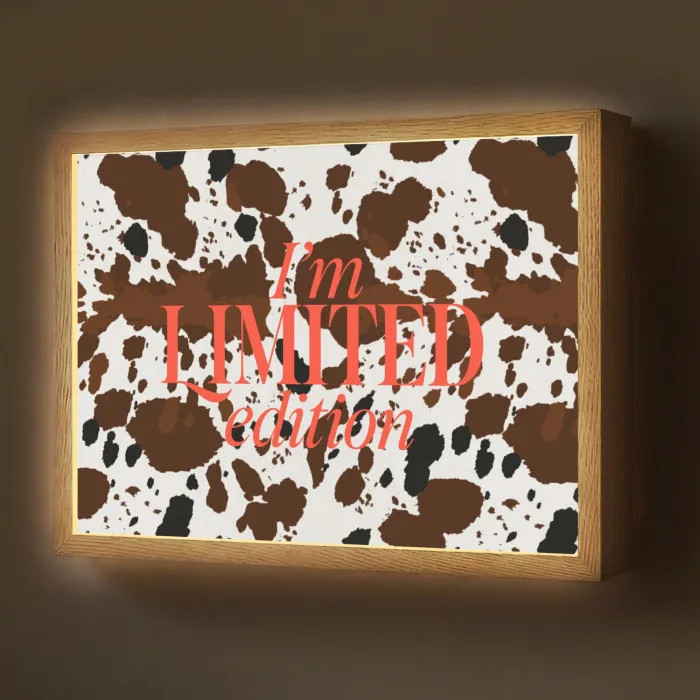 Koeienprint - Limited edition - Rood Light Box met batterij (Wandlamp) middel -z3d_website