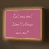 eat me out don't stress me out - Roze - Minimalistisch Light Box met batterij (Wandlamp) middel -z3d_website