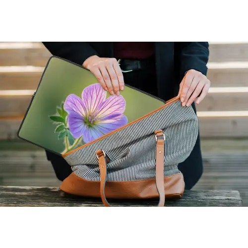 Bloem - Close up - Paars laptophoes neopreen klein -tas