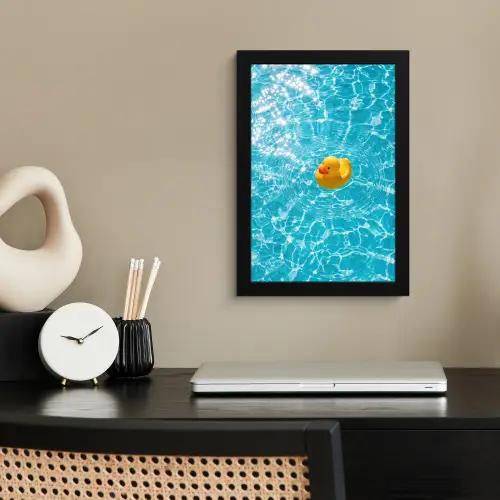 Badeend - Dobberen - Blauw fotolijst zwart zonder passe partout klein -sfeer1