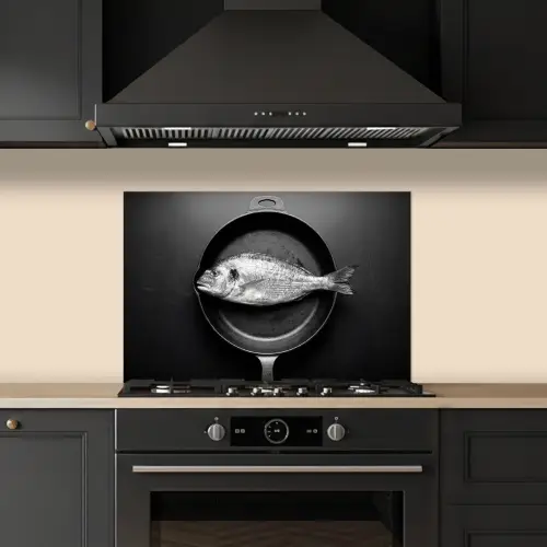 Pan - Vis - Zwart - Wit keuken achterwand spatscherm klein -sfeer1
