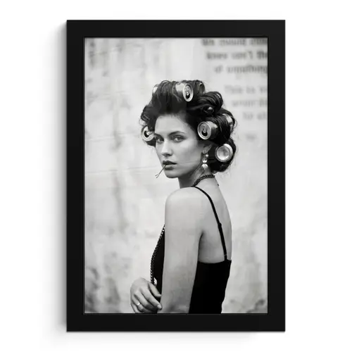 Edgy - Vrouw - Zwart - Wit fotolijst zwart zonder passe partout klein -3d