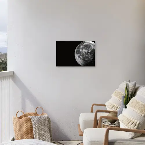 Close-up - Maan - Wit - Textuur Tuinposter op houten frame 2 cm dik klein -sfeer1