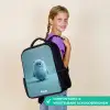 Blauw pluizig monster met hoorns Rugzak - Zwart middel -sfeer6_NL