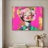 Bloemenkroon - Goud - Vrouw - Portret Textielframe zwart klein -sfeer2