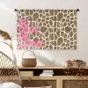 Tekst - Be cool or leave - Roze - Giraffenprint Wandkleed katoen middel -sfeer5