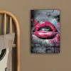 Lippen - Felroze - Graffiti - Verfstrepen canvas 2cm klein -sfeer3