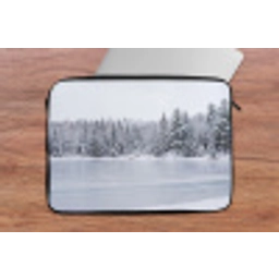 Meer - Dennen - IJs - Winter - Rustgevend laptophoes neopreen klein -tafel