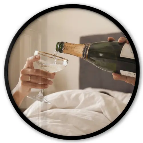 Champagne - Bed - Bubbels Fotolijst rond zonder passe partout klein -3d