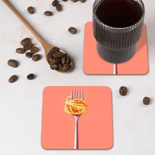 Vork - Spaghetti - Artistiek - Roze onderzetter kurk middel -sfeer2