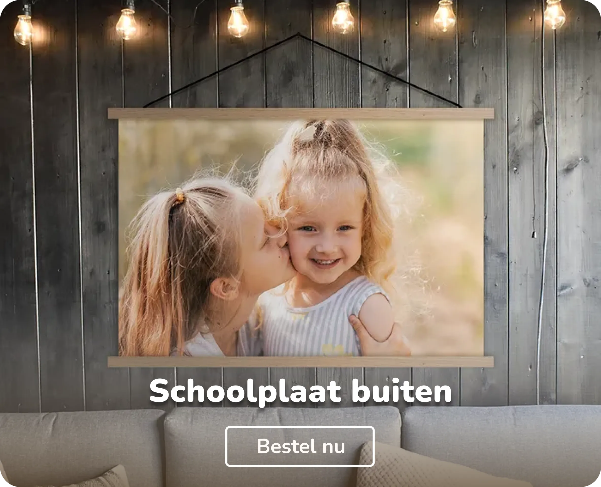 Foto op schoolplaat buiten