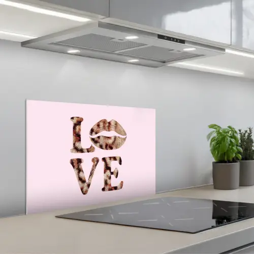 Tekst - Love - Pantervacht - Lichtroze keuken achterwand spatscherm klein -3d_schuin