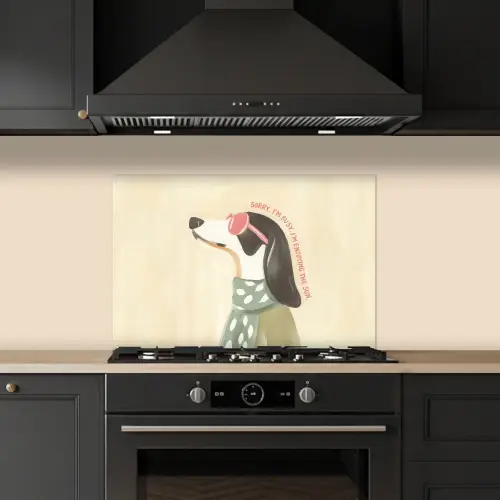 Quote - Hond - Zonnebril keuken achterwand spatscherm klein -sfeer1