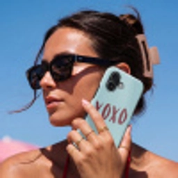 XOXO - Blauw - Rood Toughcase MagSafe Apple iPhone 17 klein -Sfeer2V