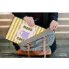 More coffee - Geel - Paars - Strepen - Mok laptophoes neopreen klein -tas