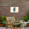 Vissen - Minimalistisch - Blauw Tuinposter op houten frame 2 cm dik klein -sfeer3