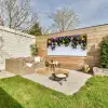Bloemen - Muur - Geel - Paars Tuinposter op houten frame 2 cm dik xxl -sfeer2