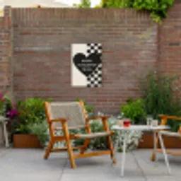 Liefde - Beige - Race Tuinposter op houten frame 2 cm dik klein -sfeer3