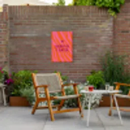 Quote - Zomer - Roze Tuinposter op houten frame 2 cm dik klein -sfeer3