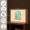 Dino - Boba - kawaii - Oranje Light Box met batterij (Wandlamp kind) middel -USP_websiteoverzichtNL